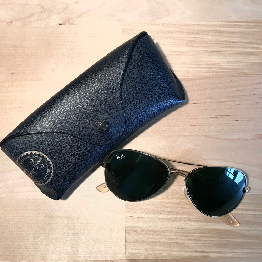 Ray-Ban Classic Aviator Sunglasses - Picture 10 of 11